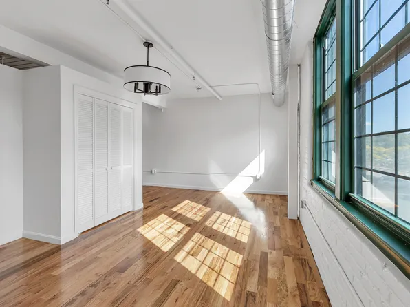 83 Main St #9, Woonsocket, RI 02895