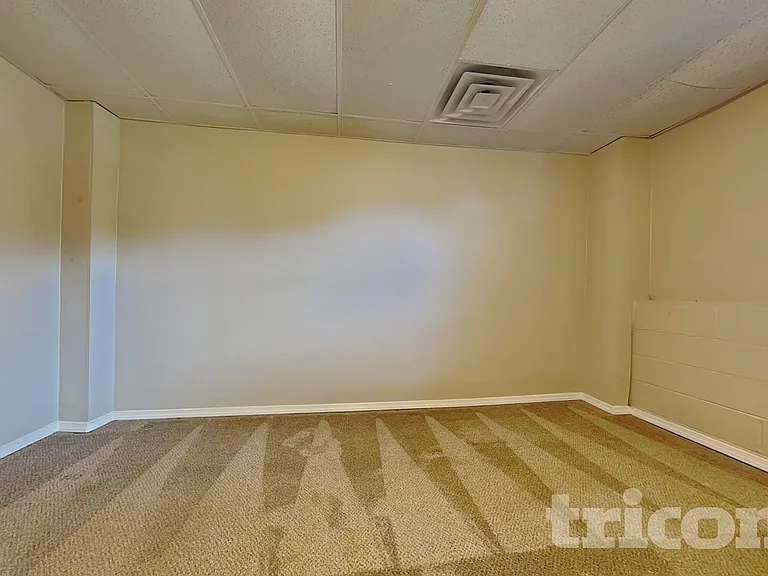 37 Abbotsford Dr — Photo 15