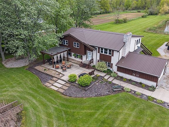 3rd image of 8120 Crow Rd