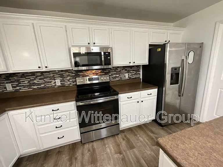 2621 Greystone Estates Pkwy — Photo 12