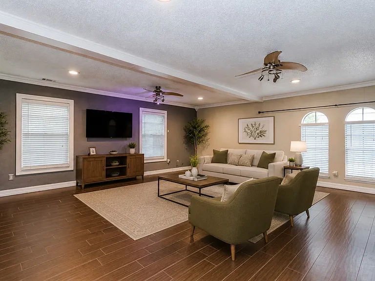 2517 Rosewood Dr — Photo 4