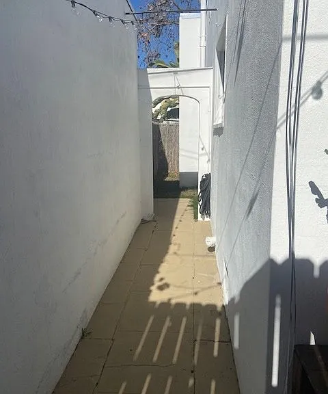 7518 Willoughby Ave — Photo 17