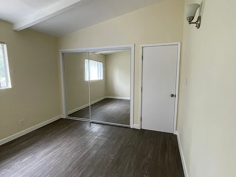 12826 Vanowen St #7 — Photo 12