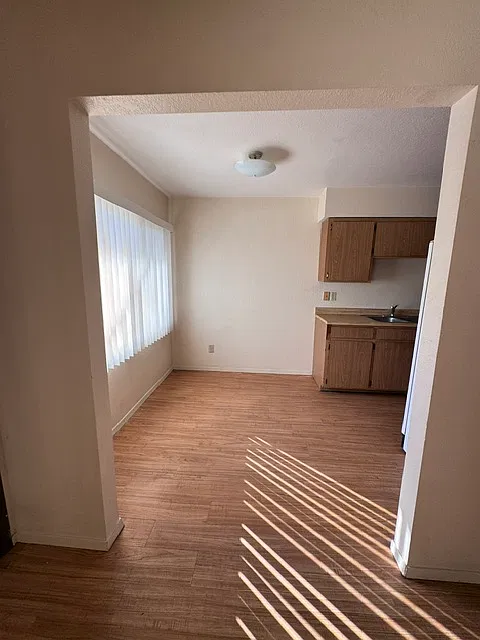 2 bed, $900 — Photo 2