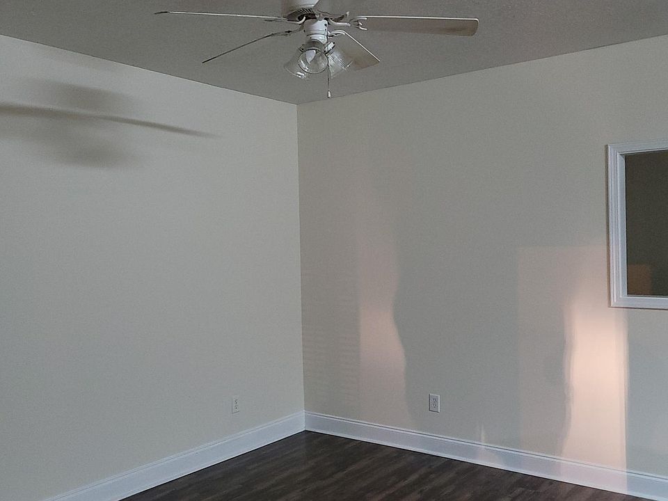 2nd image of 130 S Debardeleben St #9