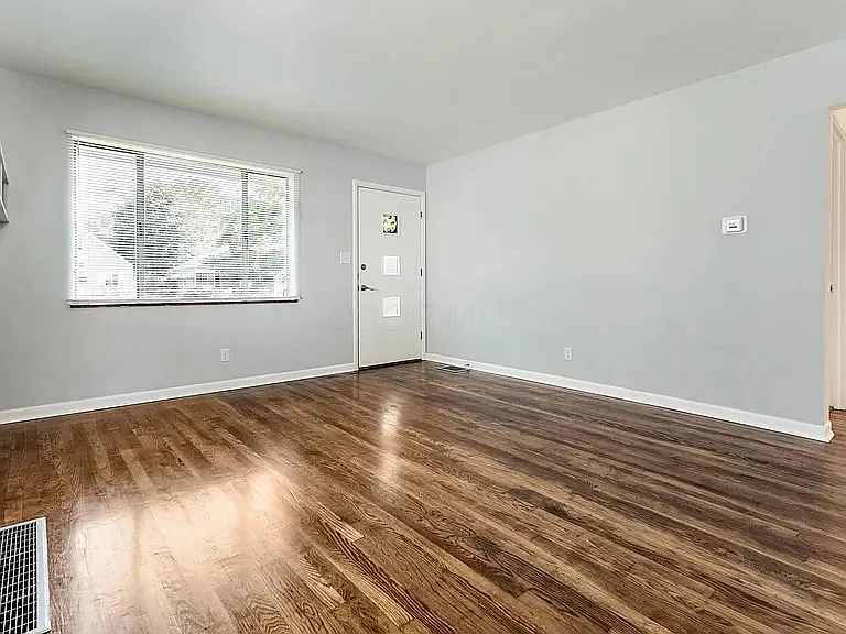 2 bed, 728 sqft, $1,750 — Photo 3
