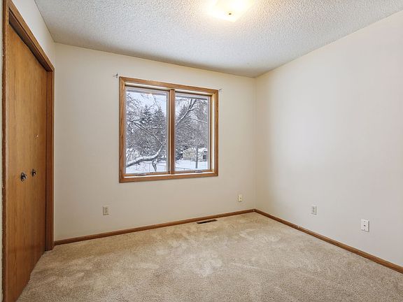 4th image of 908 Gramsey Pl