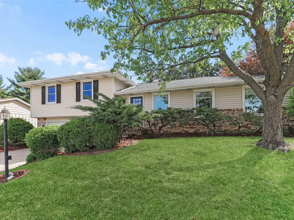 408 N Ohio Ave, Morton, IL 61550