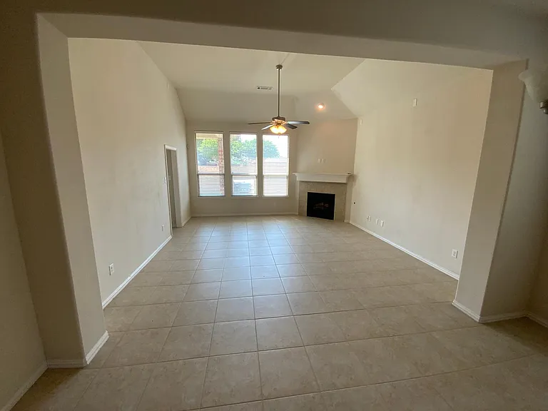 708 Hummingbird Dr — Photo 15