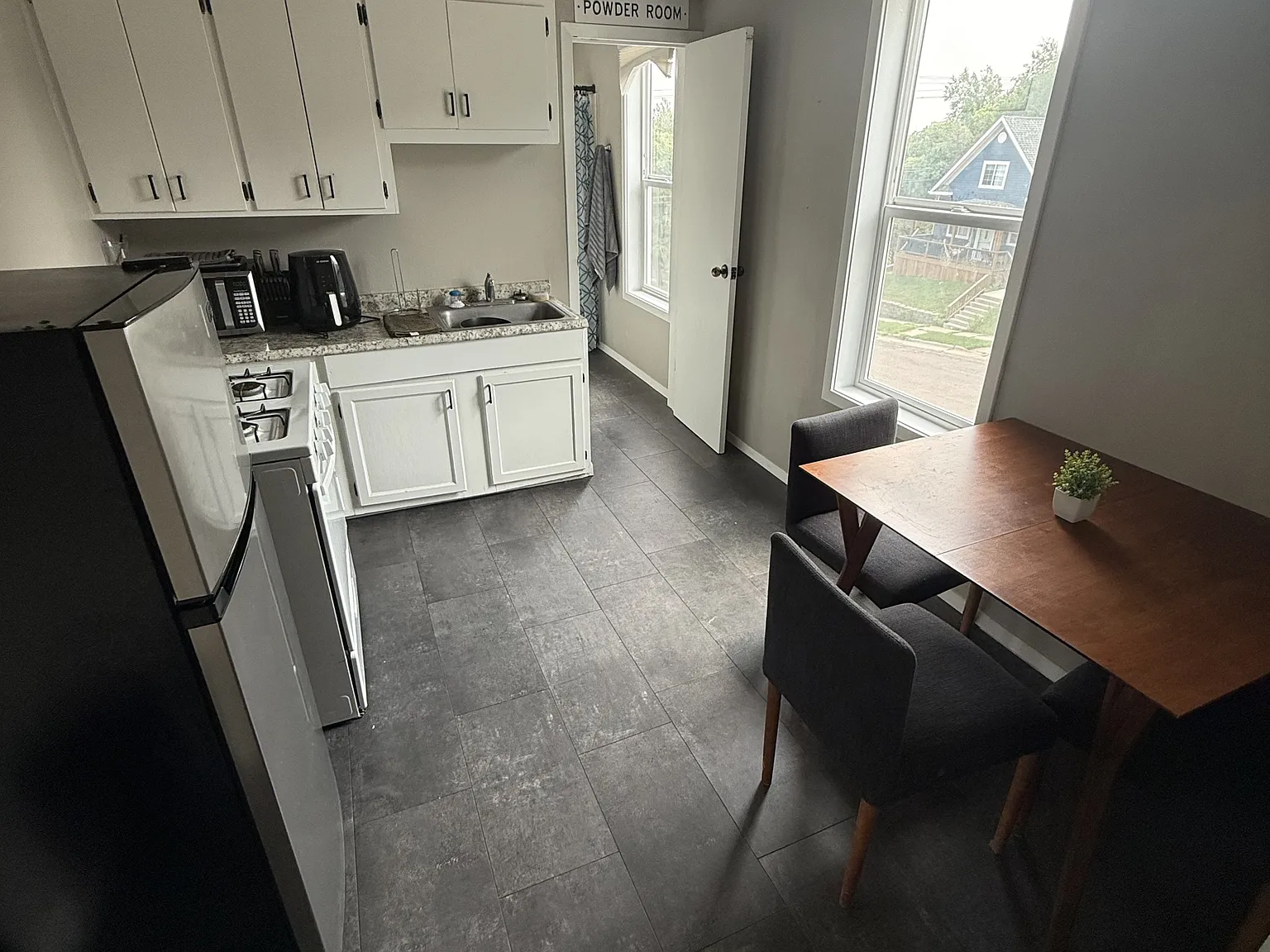 302 N Spring Ave - 3 — Photo 3