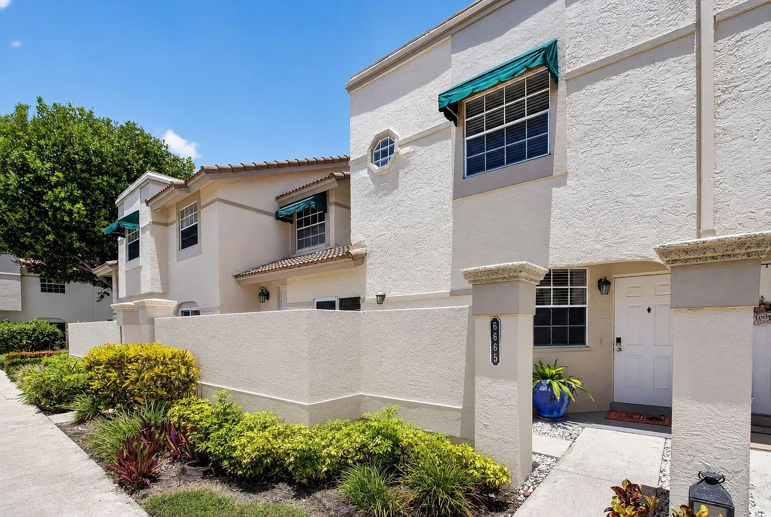 2 bed, 2.5 bath, 1156 sqft, $2,950 — Photo 1