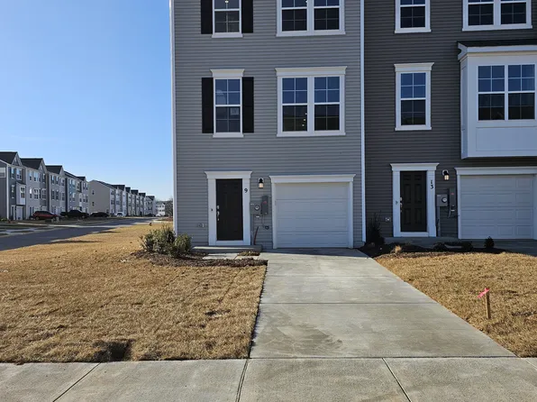 9 Canning Rd, Inwood, WV 25428