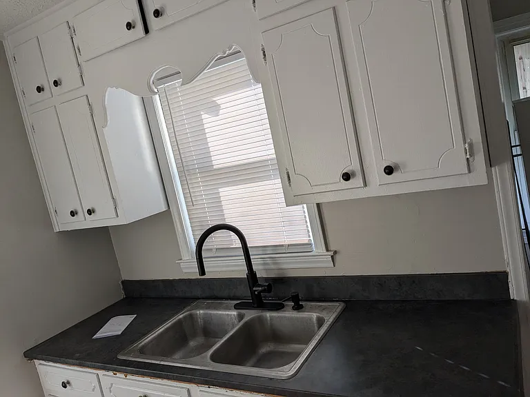 806 Wyatt St — Photo 3