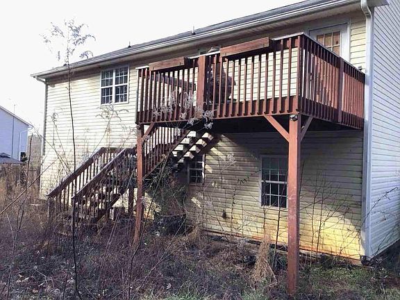 4th image of 140 Taylors Ln