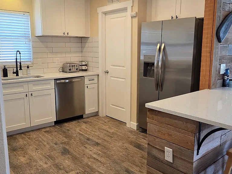 4457 Floramar Ter — Photo 17