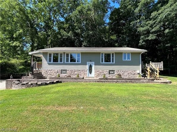 1131 Steubenville Rd SE, Carrollton, OH 44615