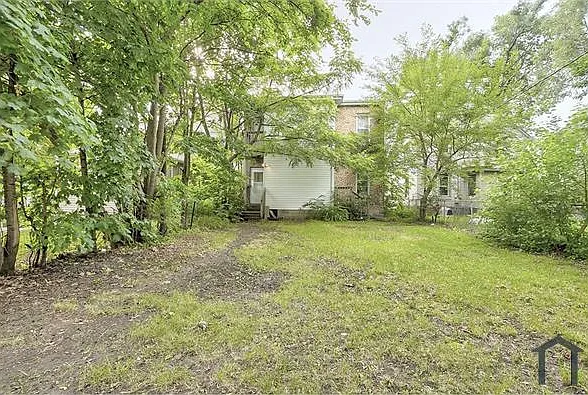 2 bed, $1,100 — Photo 3