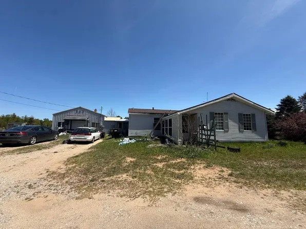 397 S Pioneer Rd, Beulah, MI 49617