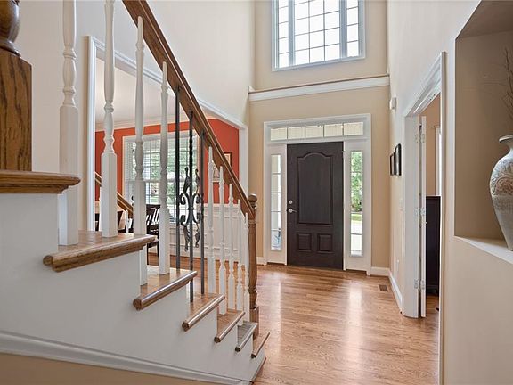 4th image of 128 Creekwalk Dr