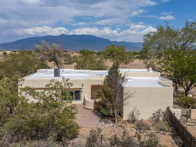 1082 Sagebrush Dr, Corrales, NM, 87048