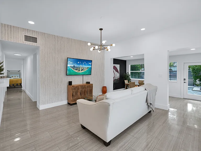 1800 SW 5th Ave — Photo 15
