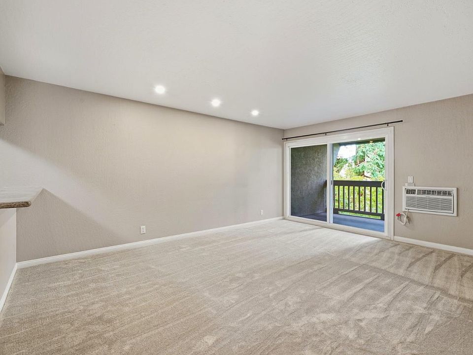 1st image of 1085 Murrieta Blvd APT 324