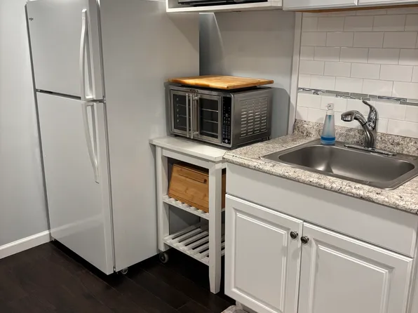 (undisclosed Address), Huntington, NY 11731