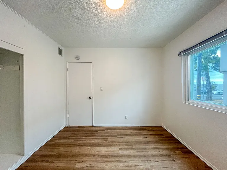 3315 W 104th St — Photo 14