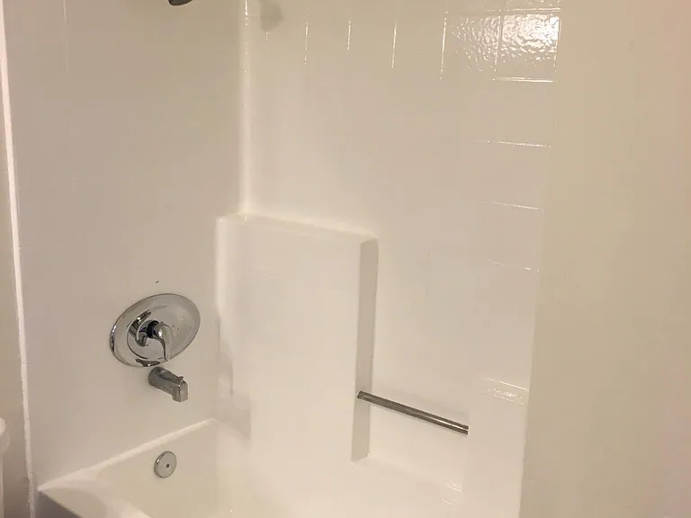 Catalina Apartments — Photo 48