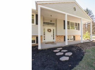 5926 Robin Ln, Coopersburg, PA 18036