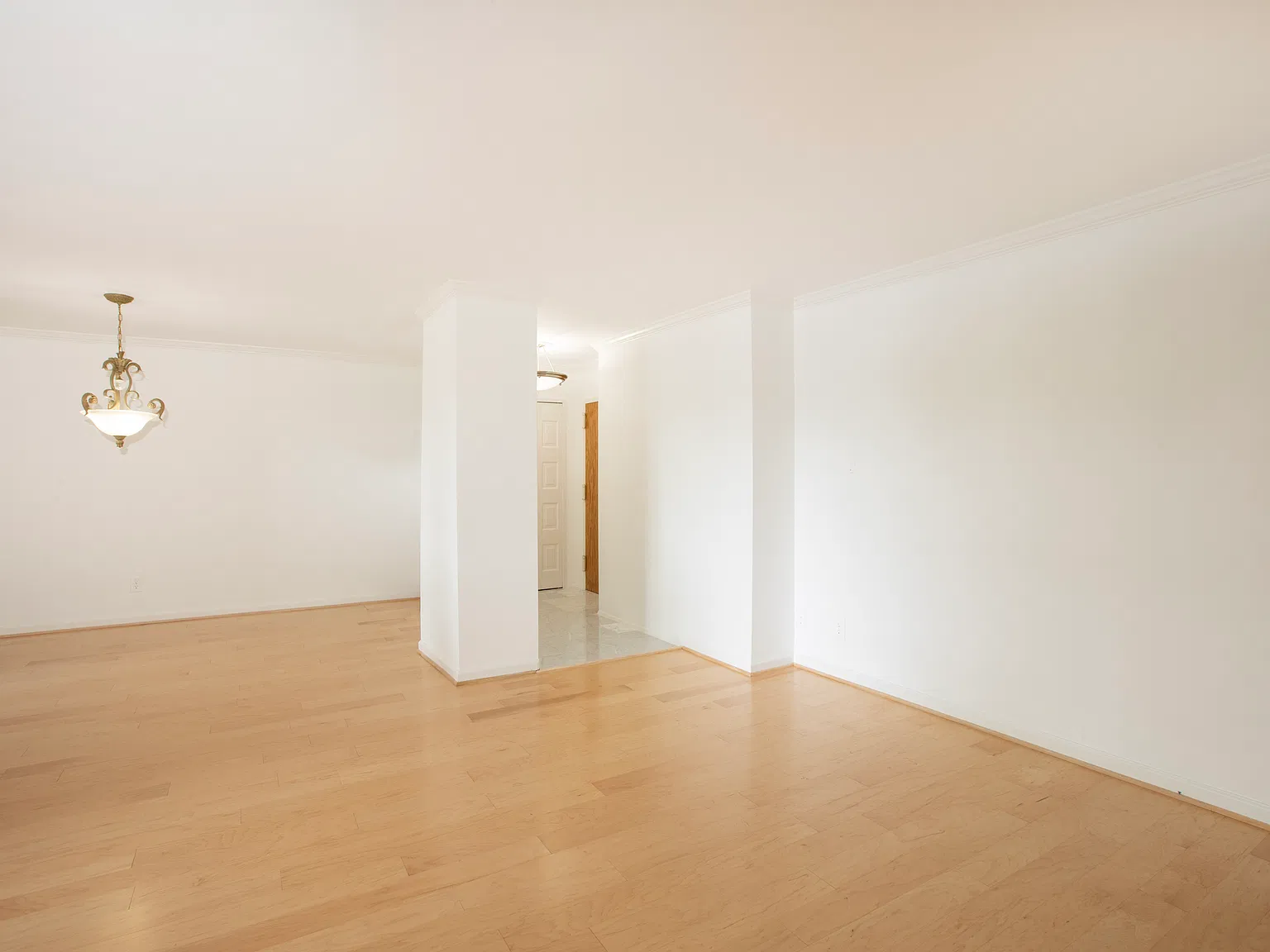 2 bed, 1403 sqft, $3,200 — Photo 4