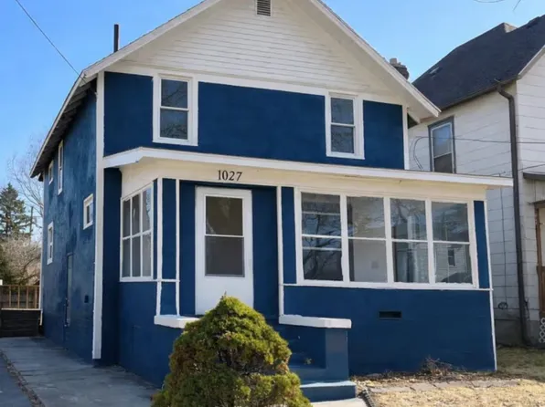 1027 S Chicago Ave, Freeport, IL 61032