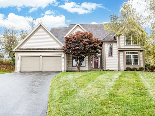 32 Thrush Field Way, Pittsford, NY 14534