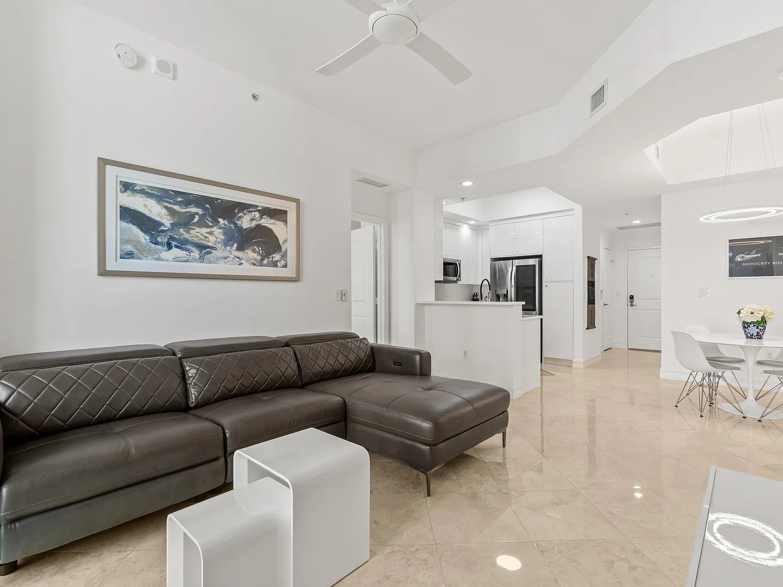 2 bed, 2.0 bath, 1082 sqft, $6,250 — Photo 4