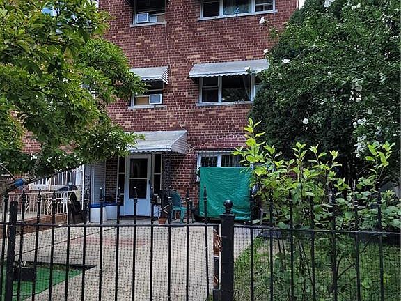 2nd image of 436 Screvin Ave