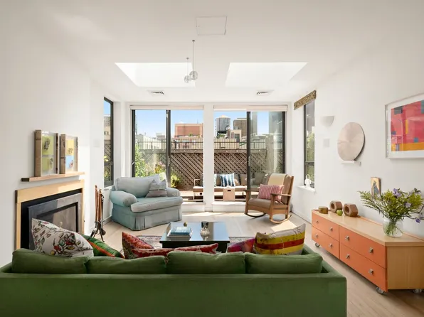 205 West 89th Street image 2 of 19