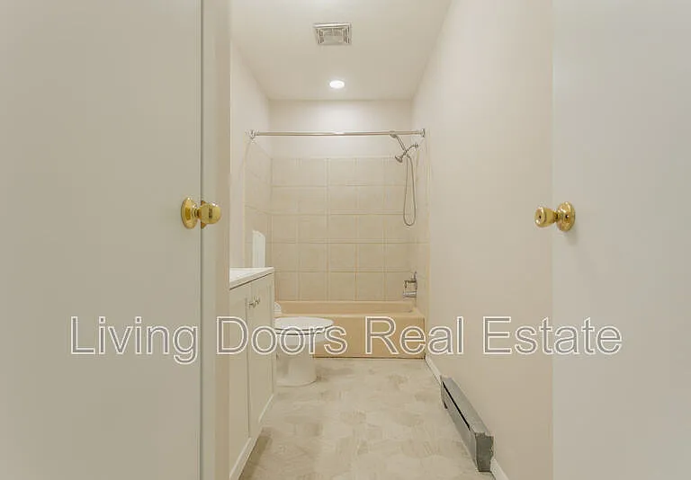 402 W Eldora Ave #D — Photo 19