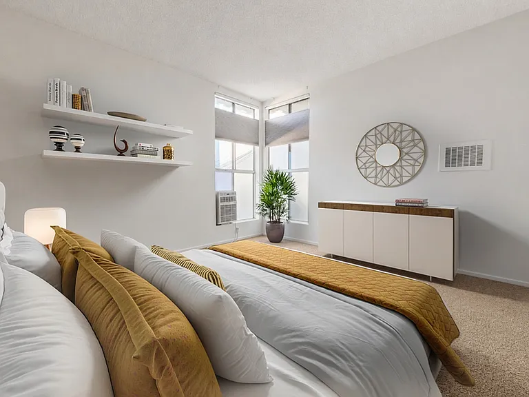 1447 S Saltair Ave #208 — Photo 10