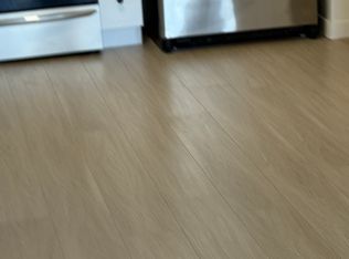 5645 College St, Vancouver, BC V5R3Z6