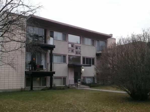 2718 40th St SW, Calgary, AB