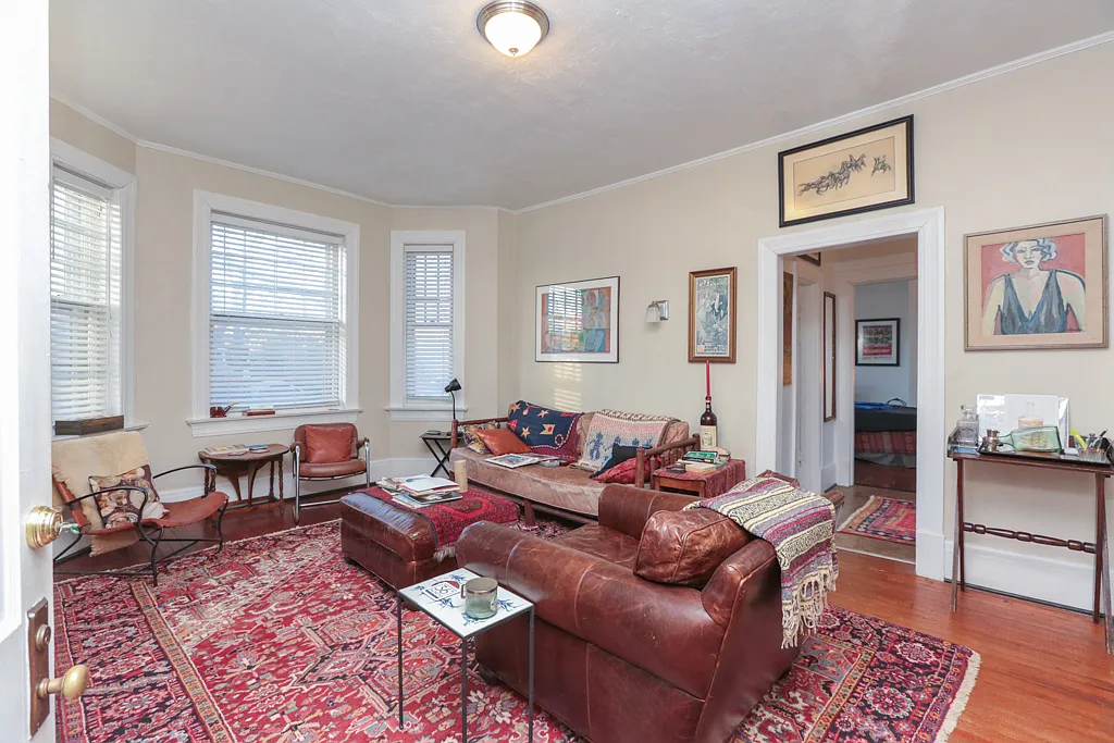 1 bed, 1100 sqft, $1,700 — Photo 2
