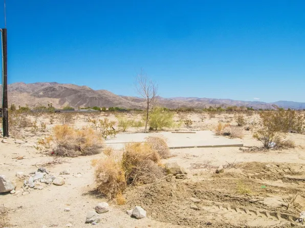 30300 Northwood Rd, Desert Hot Springs, CA 92241