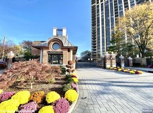 2 Ascot Way #2, Fort Lee, NJ 07024