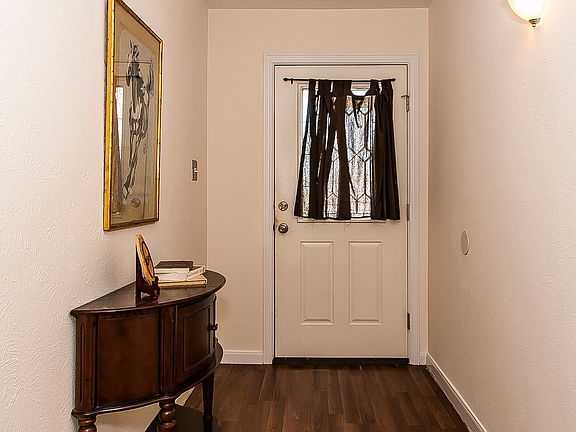 5th image of 5545 Russell Dr