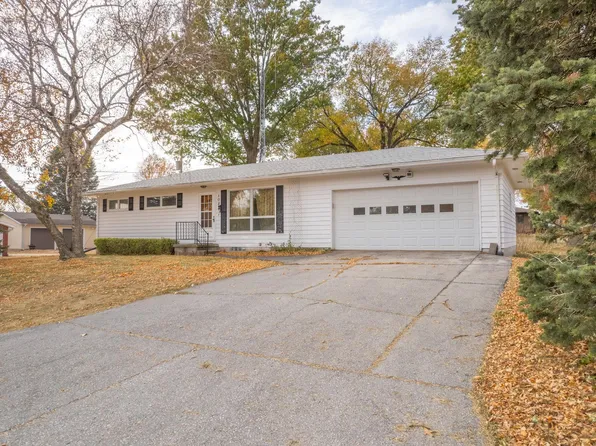 102 Halpin Ave, Fairbank, IA 50629