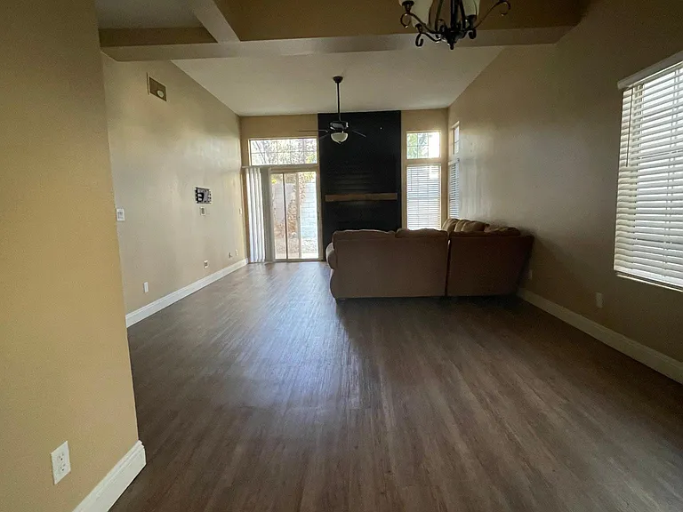 7612 Sea Cliff Way — Photo 8