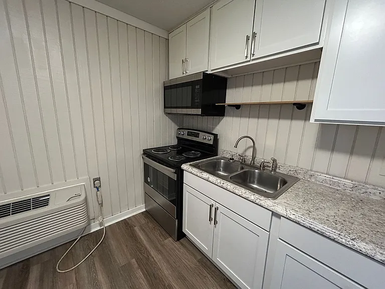 229 North Church Street — Photo 9
