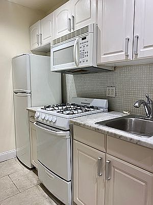 1st image of 235 E 50th St APT 17