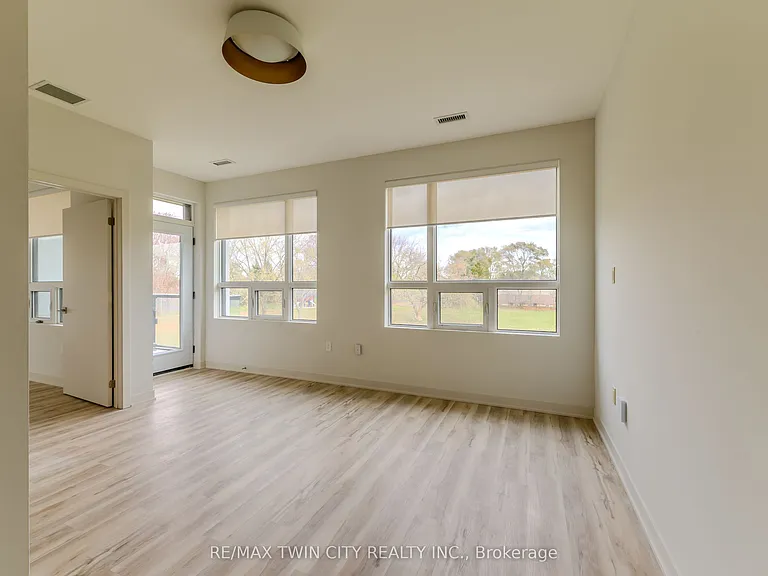 152 N Park St #201 — Photo 7