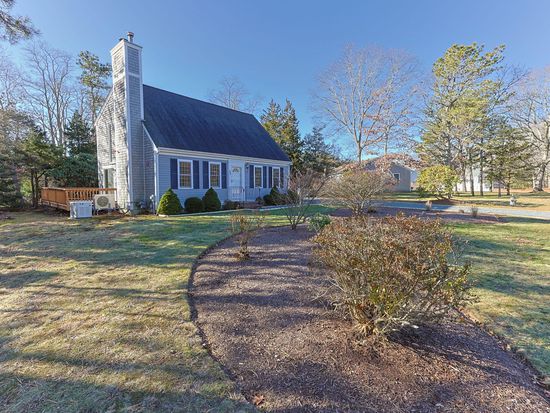 52 Waquoit Farms Drive, East Falmouth, MA 02536